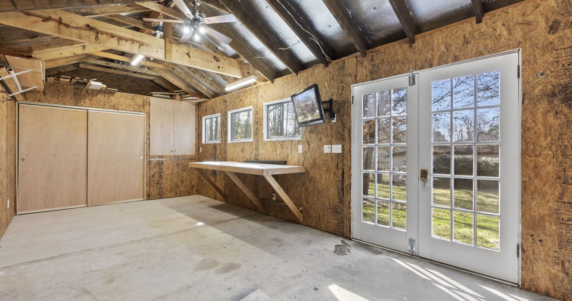Workshop, office, workout, storage space